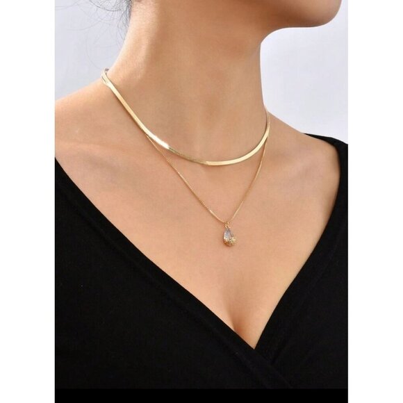 18K Gold Plated Stainless Steel Chain Necklace - Picture 2 of 4
